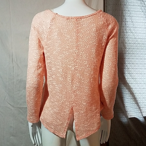 Beautiful peach and white shirt - Picture 3 of 4